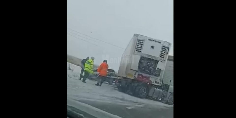 Trafic aproape blocat și cozi interminabile de mașini în mai multe zone ale județului