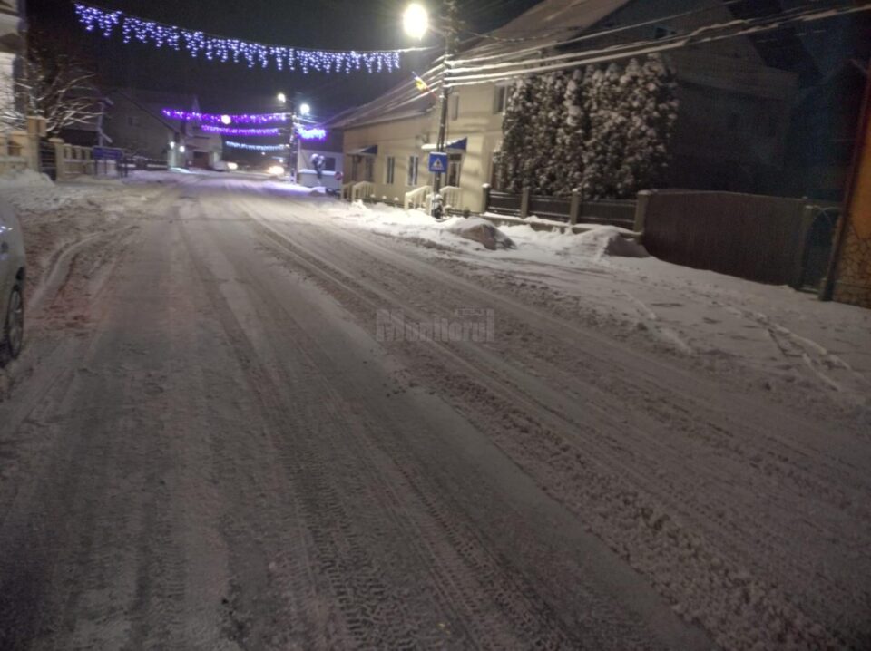 Drumurile naționale din județul Suceava sunt deschise traficului. Circulația rutieră este îngreunată de ninsorile abundente
