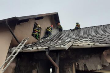Un copil de 14 ani a ajuns la spital cu arsuri în urma unui incendiu