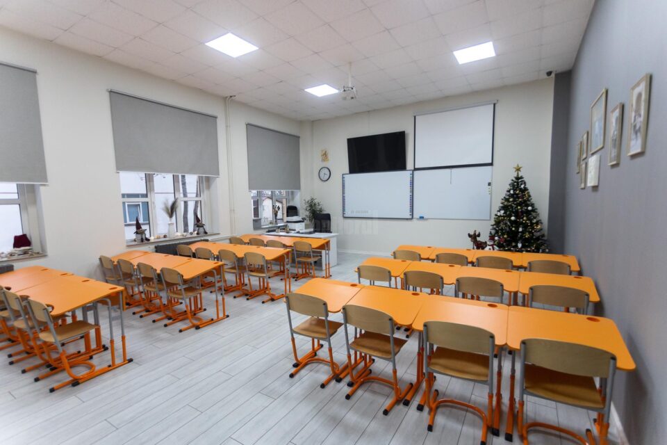 O nouă clasă SMART pentru elevii de la Colegiul Național „Nicu Gane” din Fălticeni