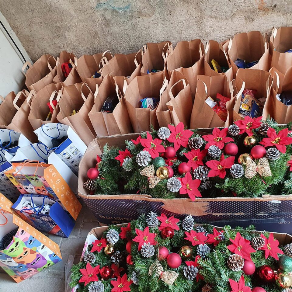 Campania „Bunicii nu sunt singuri de Crăciun” a continuat și în acest an la Câmpulung Moldovenesc Campania „Bunicii nu sunt singuri de Crăciun” a continuat și în acest an la Câmpulung Moldovenesc