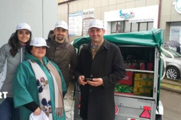 Pachete cu bunătăți oferite în municipiul Suceava prin proiectul Povestea fiecărui bunic, de echipa Destine și Valori