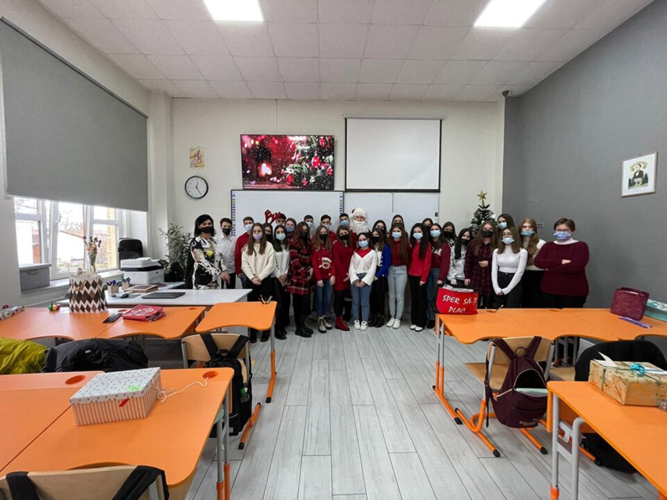 O nouă clasă SMART pentru elevii de la Colegiul Național „Nicu Gane” din Fălticeni O nouă clasă SMART pentru elevii de la Colegiul Național „Nicu Gane” din Fălticeni
