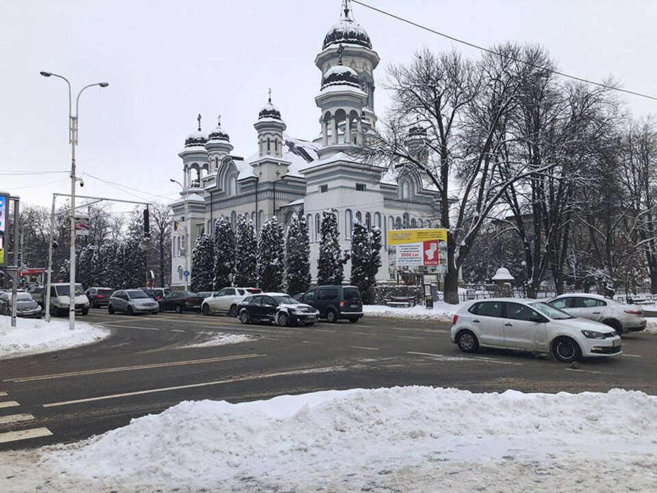 Ninsorile nu au creat probleme majore pe străzile din Rădăuți