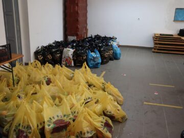Voluntarii Asociației Tinerilor Ortodocși Suceveni au ajuns cu daruri, și în acest an, la zeci de copii și tineri necăjiți din județ