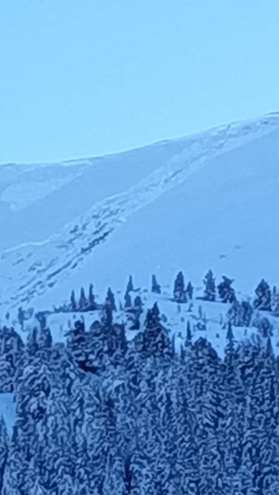 Risc mare de avalanșe în Munții Călimani