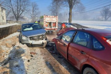 Autoturisme implicate in accidentul de la Vatra Moldovitei