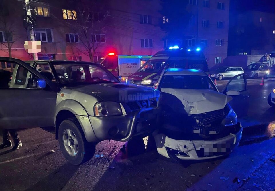 Impact violent din cauza ignorării indicatorului ”Stop”