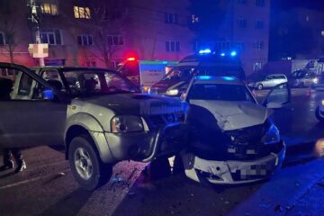 Impact violent din cauza ignorării indicatorului ”Stop”