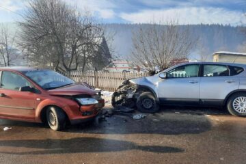 Autoturismele implicate în accidentul de la Vatra Moldoviței