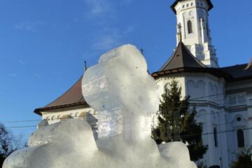 Cruce de gheață ridicata anul trecut de Bobotează, la Bosanci