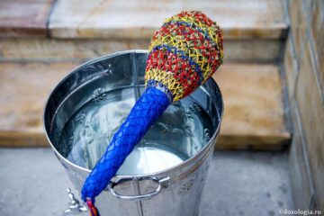 Nu luăm Aghiasma Mare ca să ne meargă bine, ci ca semn al angajării pe Calea ce ne duce spre El