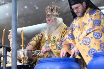 Botezul Domnului la Mănăstirea „Sfântul Ioan cel Nou” Suceava, pe o ninsoare „ca-n povești”