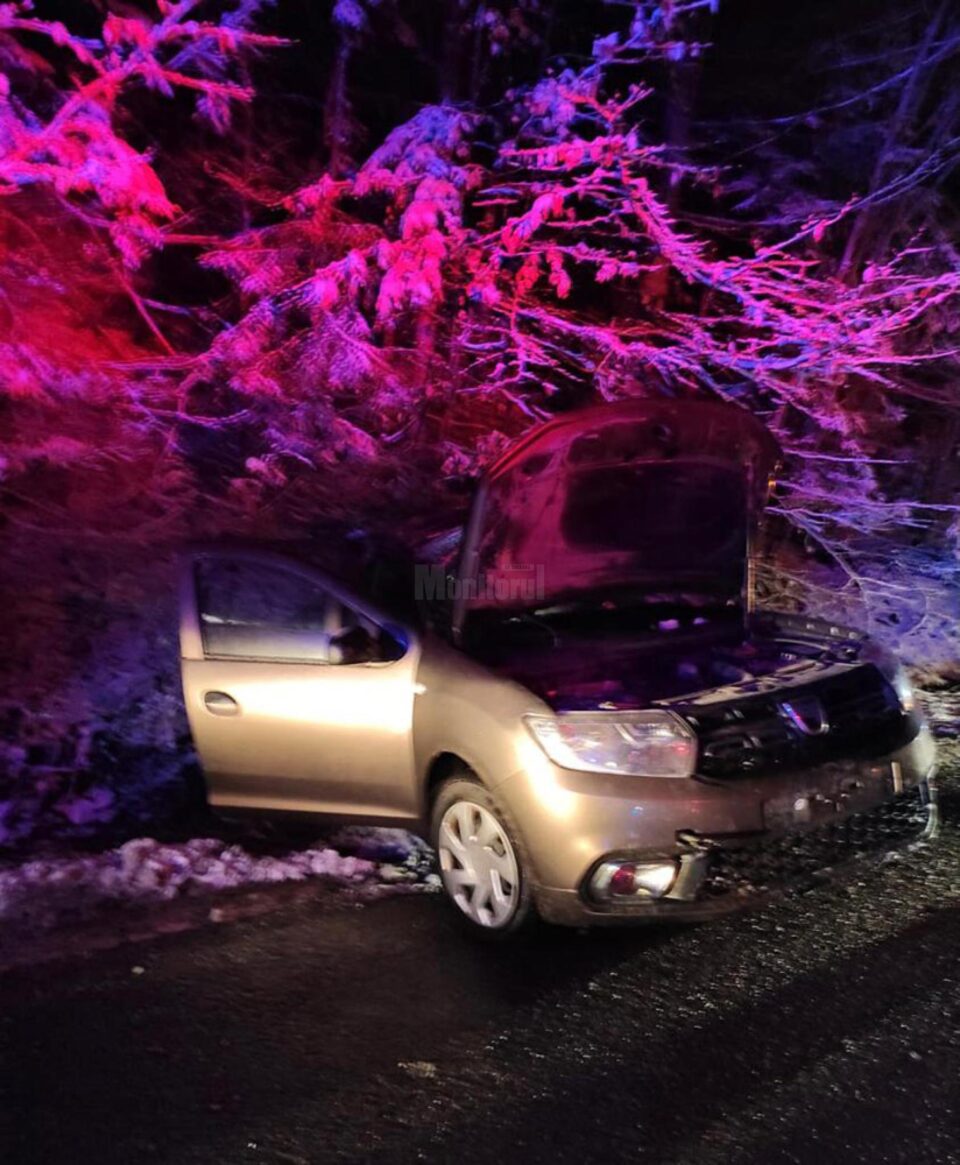Autoturism răsturnat în zona Pasului Palma