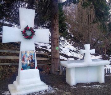 Parohia „Sf. Ierarh Nicolae” din satul Ciumârna a avut și în acest an cruce de gheață de Bobotează