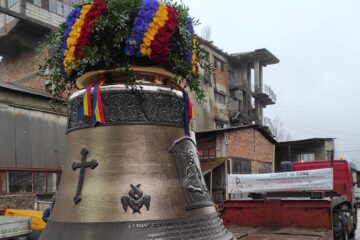 Cel mai mare clopot construit in România de o firmă privată are o greutate de 10 tone