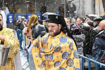 Botezul Domnului la Mănăstirea „Sfântul Ioan cel Nou” Suceava, pe o ninsoare „ca-n povești”