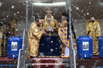 Botezul Domnului la Mănăstirea „Sfântul Ioan cel Nou” Suceava, pe o ninsoare „ca-n povești”