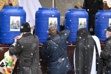Botezul Domnului la Mănăstirea „Sfântul Ioan cel Nou” Suceava, pe o ninsoare „ca-n povești”