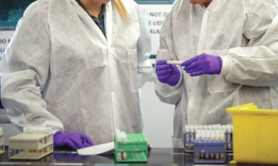 Patru noi cazuri de infectare cu Omicron, confirmate în Suceava. Trei din cei patru sunt vaccinați anticovid Patru noi cazuri de infectare cu Omicron, confirmate în Suceava. Trei din cei patru sunt vaccinați anticovid