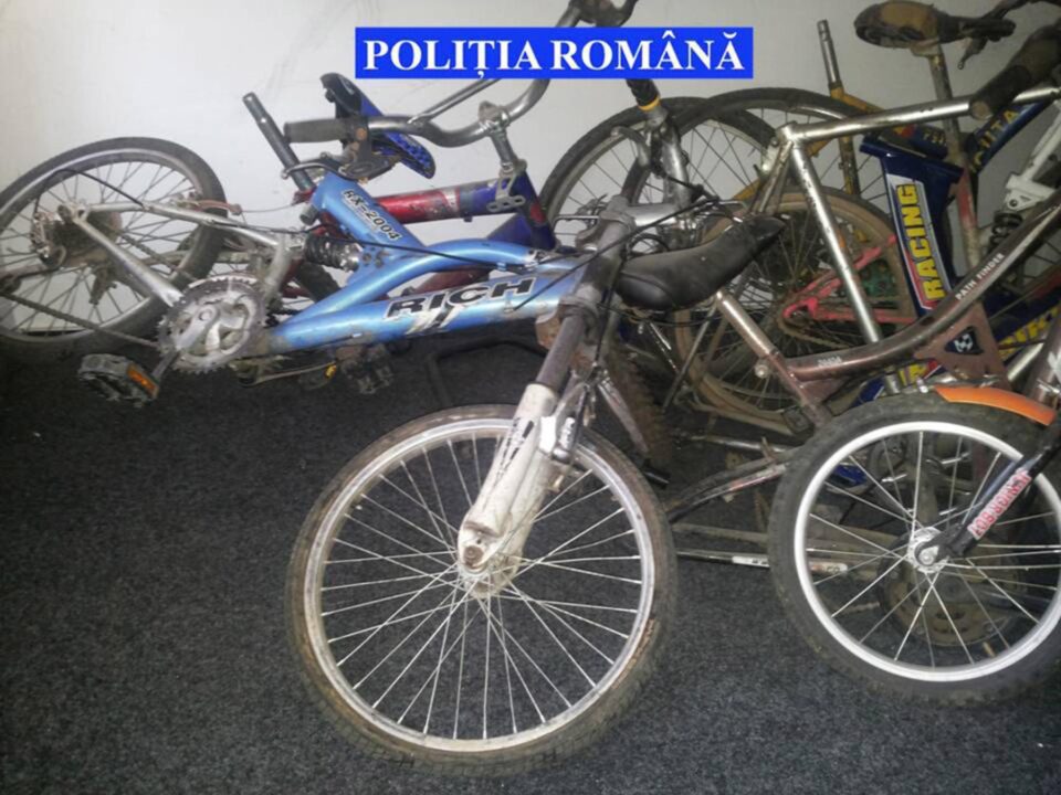 O parte din bicicletele recuperate de la hoț, în 2015