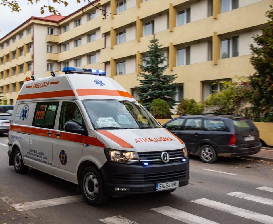 Ambulanța Suceava a rămas fără teste rapide Covid, după avalanșa de solicitări de testare Ambulanța Suceava a rămas fără teste rapide Covid, după avalanșa de solicitări de testare
