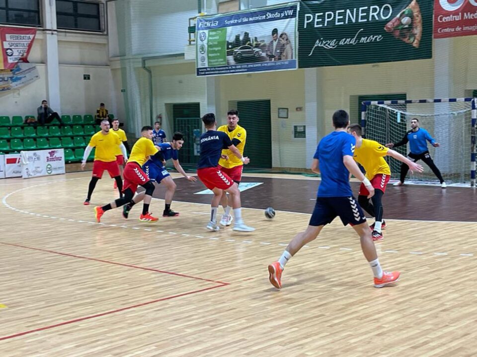 „Universitarii” au disputat la mijlocul acestei săptămâni un joc test împotriva echipei secunde a clubului „Universitarii” au disputat la mijlocul acestei săptămâni un joc test împotriva echipei secunde a clubului