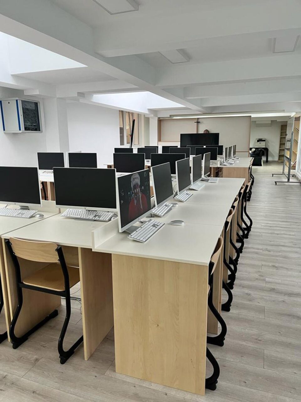 Proiecte realizate pentru comunitatea locală, cu sprijinul companiei EGGER