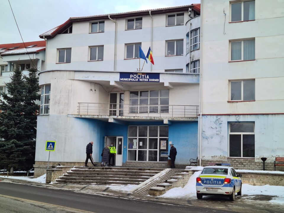 Judiciariștii de la Biroul de Investigații Criminale Vatra Dornei au recuperat și cheile celor două mașini Judiciariștii de la Biroul de Investigații Criminale Vatra Dornei au recuperat și cheile celor două mașini