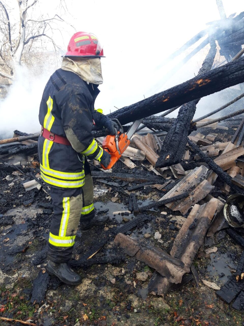 incendiu stins de pompieri