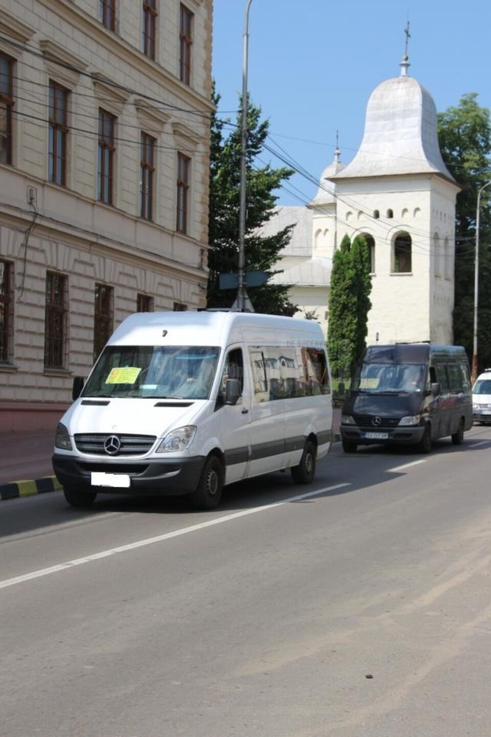 Scandalul privind microbuzele care opreau în toate stațiile din Suceava a ajuns în instanță Scandalul privind microbuzele care opreau în toate stațiile din Suceava a ajuns în instanță