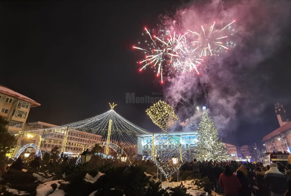 Iluminatul ornamental din Suceava în iarna 2021 - 2022 5