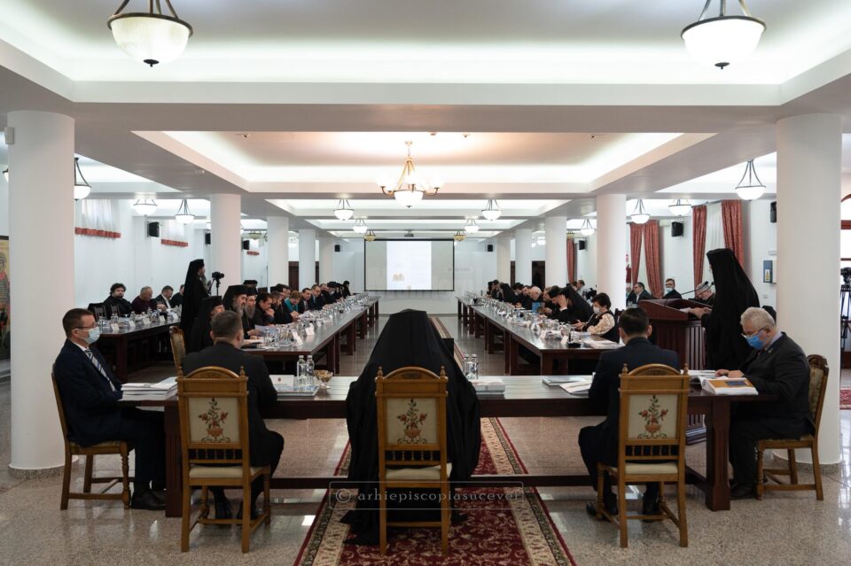Participanții ședinței anuale a Adunării Eparhiale a Arhiepiscopiei Sucevei și Rădăuților din ianuarie 2022 2