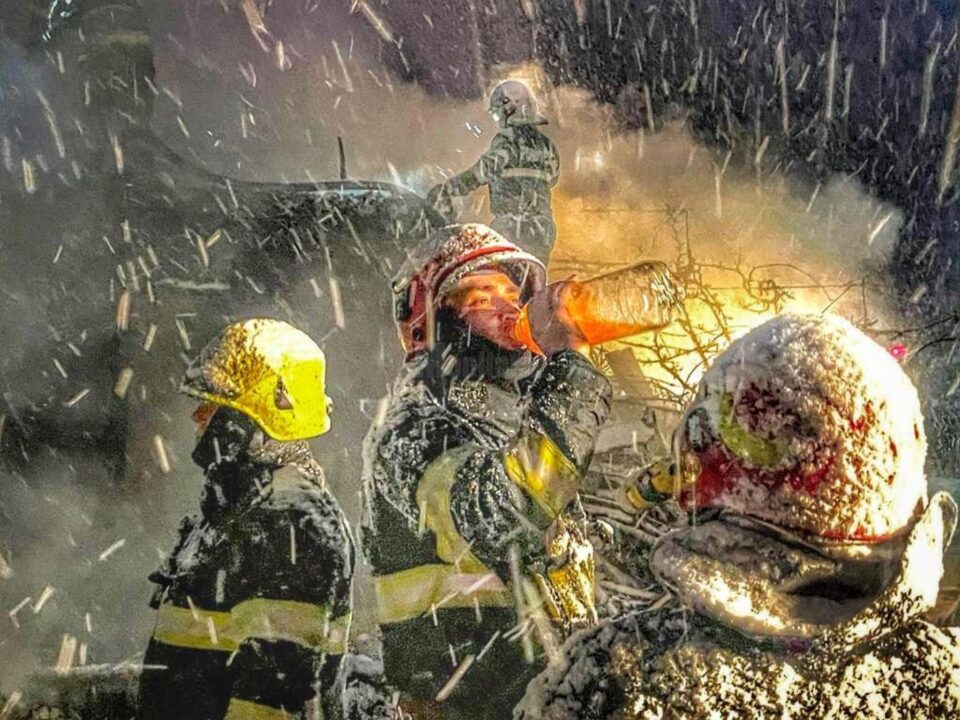 Intervenție grea pentru pompieri
