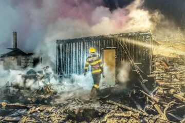 Incendiu mare la Mălini