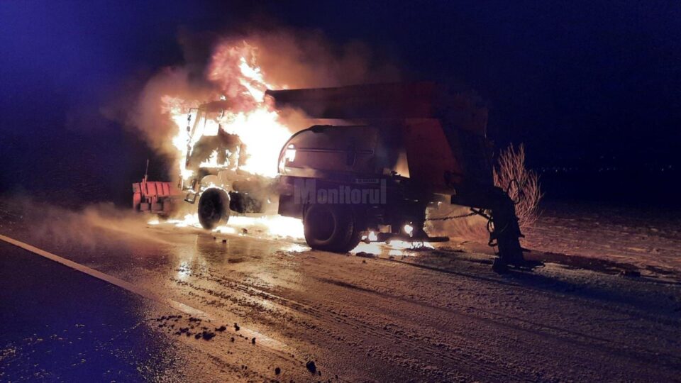Utilajul de deszăpezire a ars violent