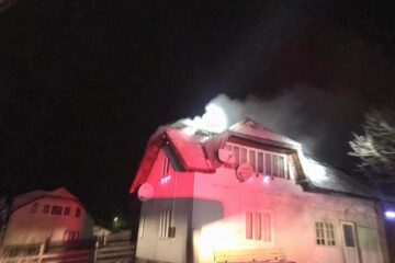 Casa afectată de incendiu