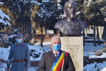 Bustul domnitorului Alexandru Ioan Cuza, inaugurat la 163 de ani de la Mica Unire, în centrul Sucevei