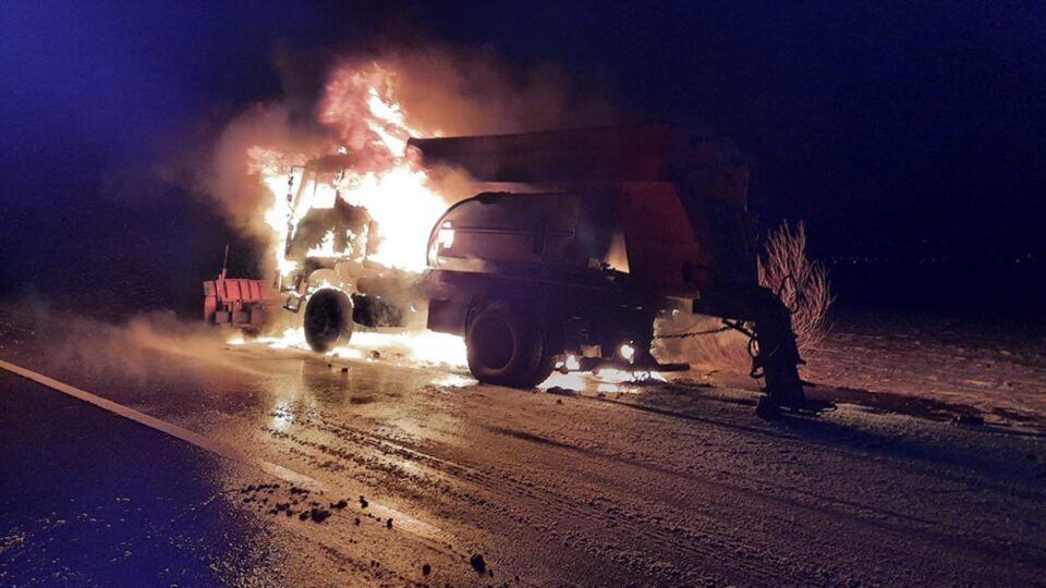 Utilajul de deszăpezire a ars violent
