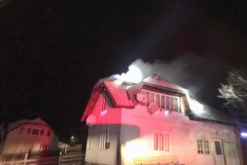 Casa afectată de incendiu