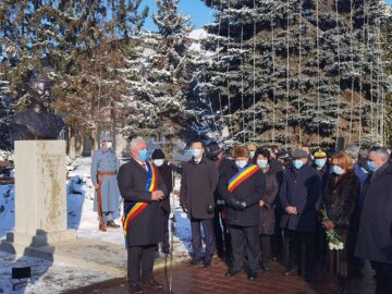 Bustul domnitorului Alexandru Ioan Cuza, inaugurat la 163 de ani de la Mica Unire, în centrul Sucevei
