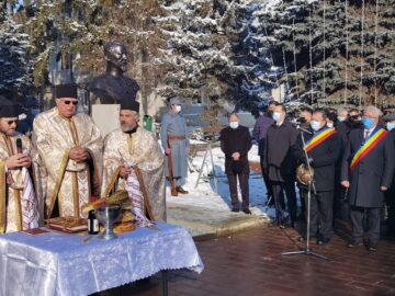 Bustul domnitorului Alexandru Ioan Cuza, inaugurat la 163 de ani de la Mica Unire, în centrul Sucevei