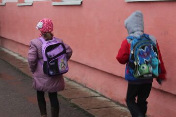 „Să fim prieteni – Fără bullying în grădinițe”, program pilot implementat de Salvați Copiii și la Suceava