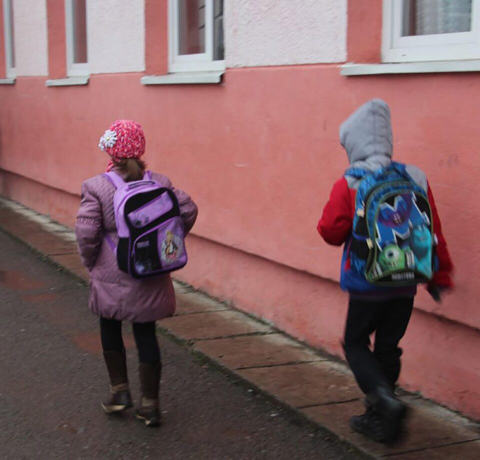 „Să fim prieteni – Fără bullying în grădinițe”, program pilot implementat de Salvați Copiii și la Suceava „Să fim prieteni – Fără bullying în grădinițe”, program pilot implementat de Salvați Copiii și la Suceava