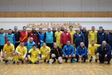 În cadrul întâlnirii de la Cheile Grădiștei a avut loc și un meci de fotbal între reprezentanții FRF și cei ai AJF-urilor