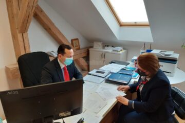 Prefectul Alexandru Moldovan anunță că doi angajatori ar putea prelua o parte din persoanele dispozibnilizate