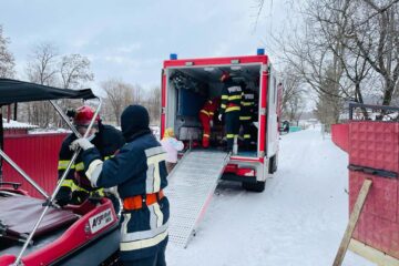 Autoșenilata cu care a fost transportat pacientul