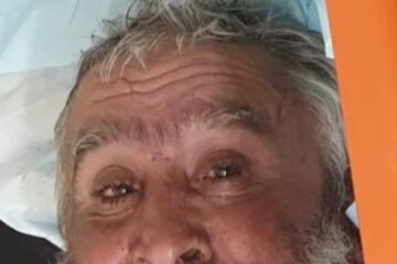 Polițiștii încearcă să afle identitatea unui bărbat pe care l-au găsit lângă un spital