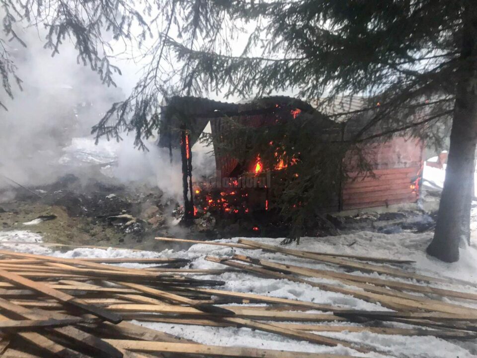 Incendiu la cantonul silvic din Gura Haitii - Șaru Dornei