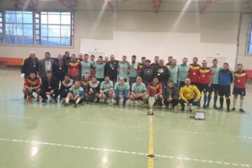Imagine de la festivitatea de premiere a editiei precedente a campionatului judetean de futsal organizat de AJF